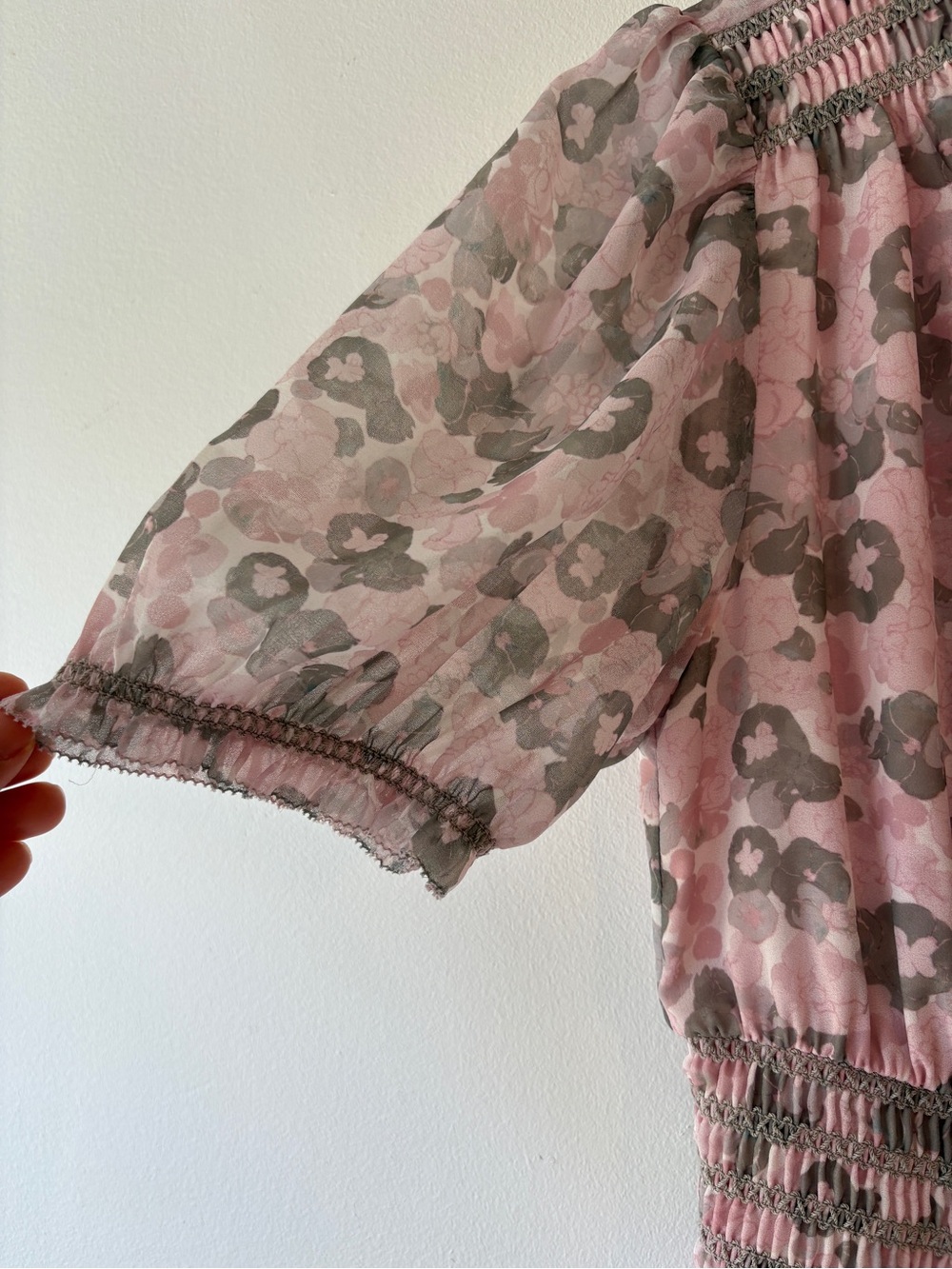 Wilfred Daughter Dress Gray Pink Floral Smocked Waist Puff Sleeve Mini Dress M - Picture 5 of 9